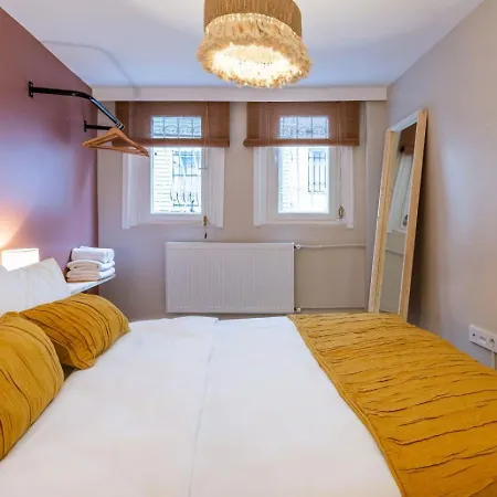 شقة Gorgeous House With Refreshing Garden In Besiktas