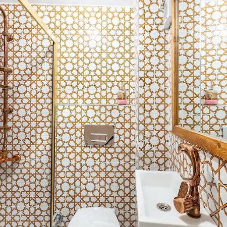 Gorgeous House With Refreshing Garden In Besiktas Lägenhet Istanbul