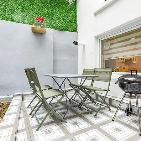 Gorgeous House With Refreshing Garden In Besiktas شقة *