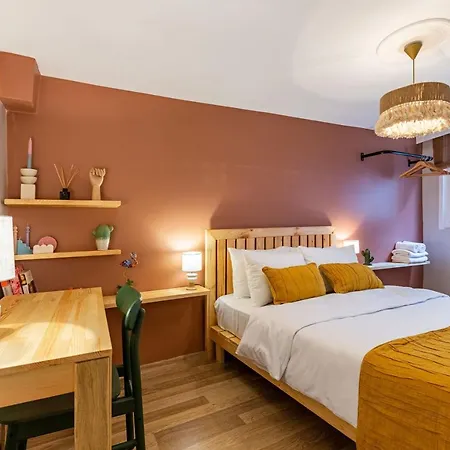 Gorgeous House With Refreshing Garden In Besiktas Apartman