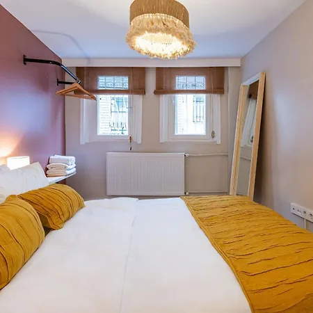 Gorgeous House With Refreshing Garden In Besiktas * Isztambul